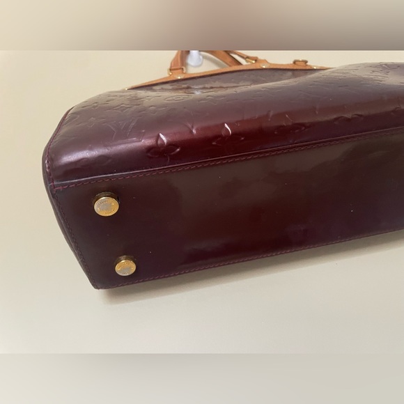 Authentic Vernis Louise Vouitton - Picture 6 of 10